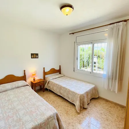En Ametlla De Mar 8 Con Piscina Privada, Aire Acondicionado Y Jardin A 4 Km De La Playa - Hisp-217-50